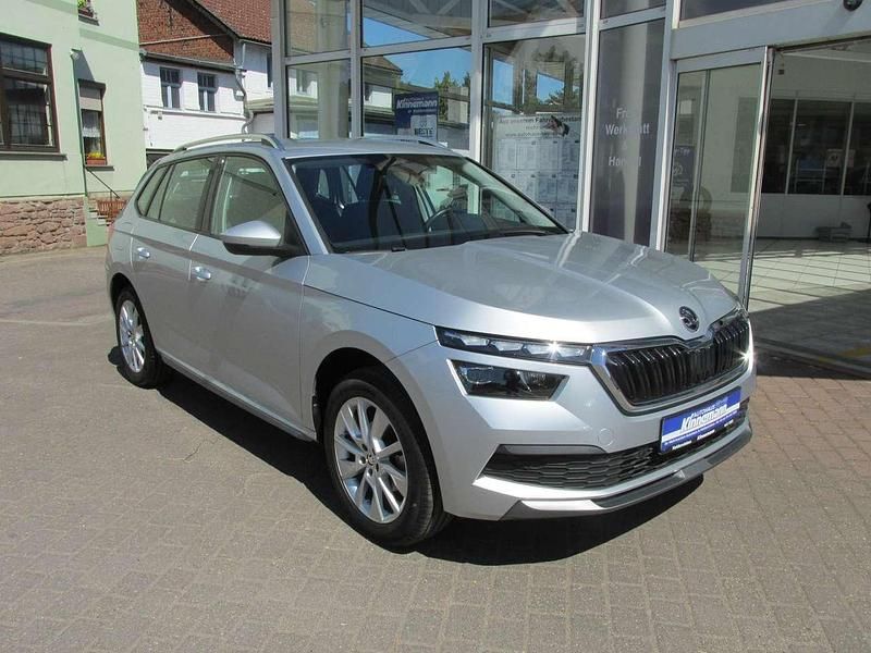 Brilliantsilber met Gebraucht 2021 Skoda Kamiq Style SUV | 20.650 € (Fairer Preis) - Bild 1/3