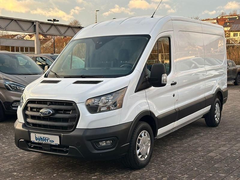 Gebraucht Ford Transit Trend 131 PS (96 kW) 2023 Weiß Van / Kleinbus