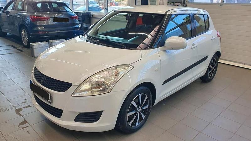 Gebraucht Suzuki Swift 90 PS (66 kW) 2012 Weiß Kleinwagen