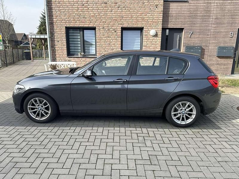 Gebraucht BMW 118 Advantage 136 PS (100 kW) 2017 Grau Kleinwagen