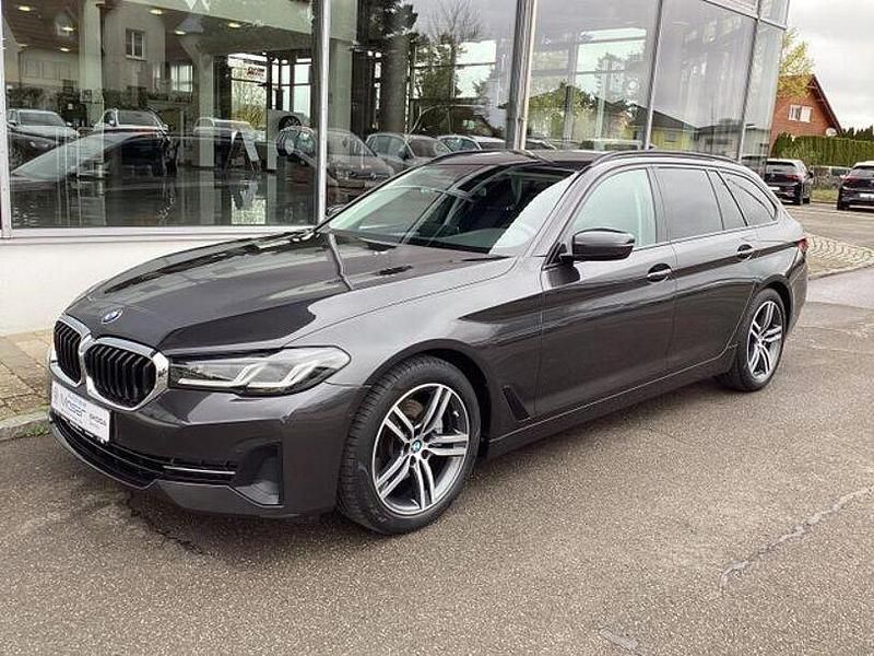 Gebraucht BMW 520 Shadowline 190 PS (139 kW) 2020 Sophistograu brillanteffekt Kombi