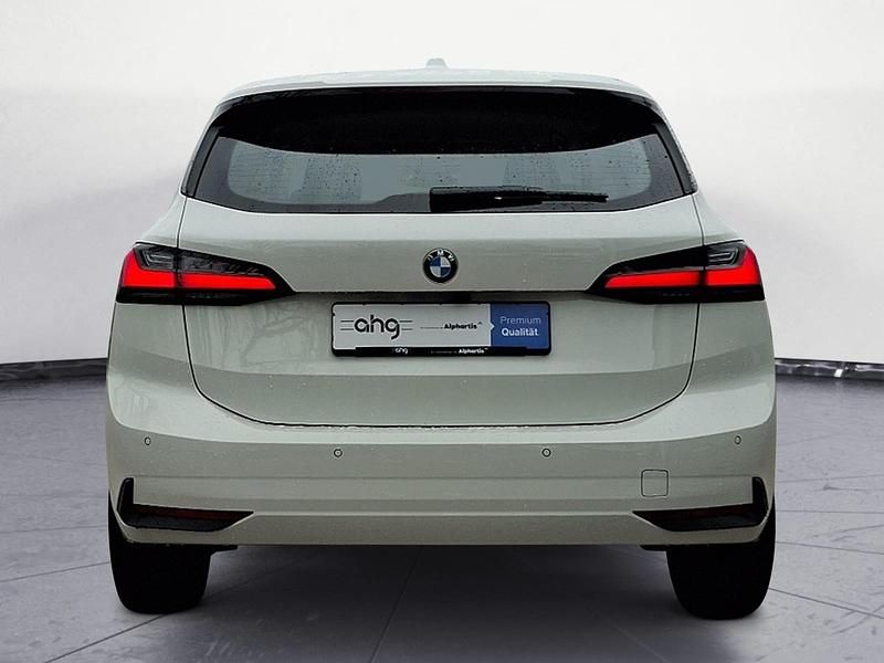 Gebraucht BMW 220 Active Tourer 156 PS (114 kW) 2025 Weiß Van / Kleinbus