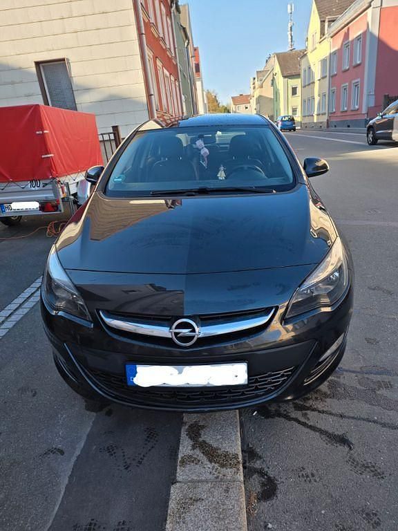 Gebraucht Opel Astra Edition 136 PS (100 kW) 2014 Schwarz Limousine
