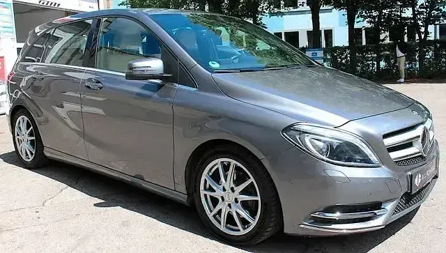 Używany Mercedes B200 150 KM (110 kW) 2014 Szary Minivan