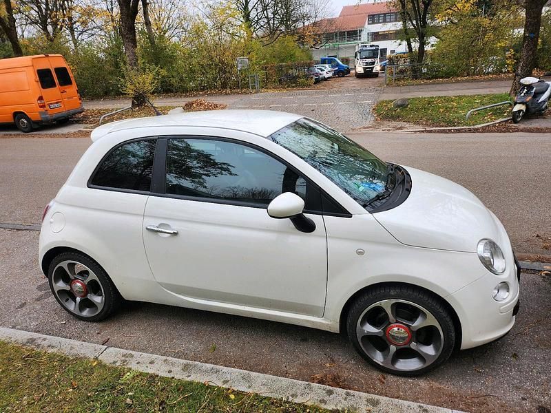 Weiß Gebraucht 2010 Fiat 500 Kleinwagen | 4.990 € - Bild 1/4