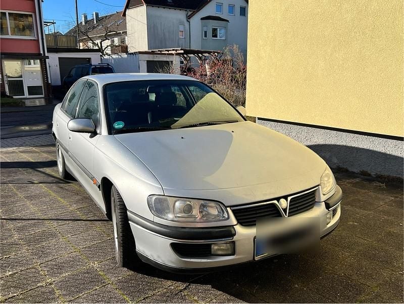 Silber Gebraucht 1999 Opel Omega Limousine | 1.800 € (Fairer Preis) - Bild 1/4