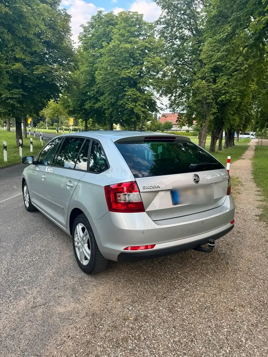 Gebraucht Skoda Rapid 90 PS (66 kW) 2015 Silber Kleinwagen