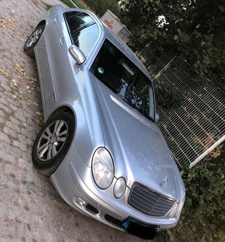 Gebraucht 2004 Mercedes E220 Limousine | 3.800 € (Fairer Preis) - Bild 1/4