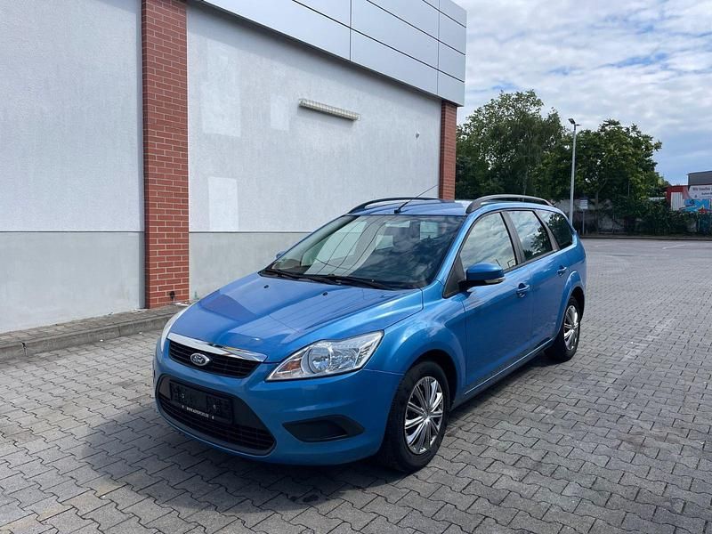 Blau Gebraucht 2011 Ford Focus Kombi | 2.499 € (Superpreis) - Bild 1/4