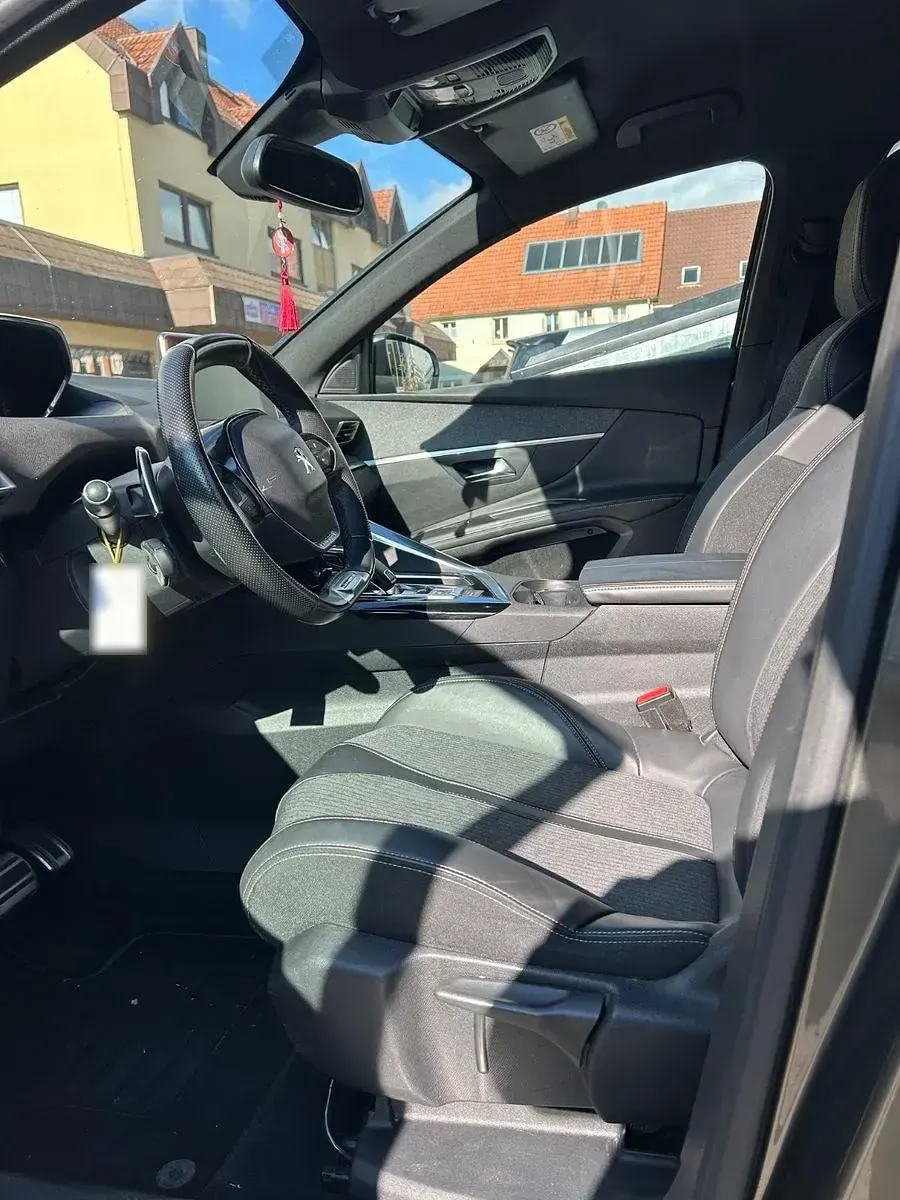 Gebraucht Peugeot 5008 GT-line 165 PS (121 kW) 2018 Grau SUV