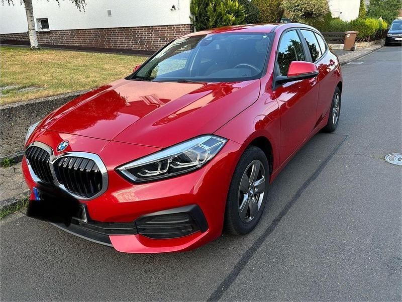 Rot Gebraucht 2020 BMW 118 Advantage Kleinwagen | 18.100 € (Superpreis) - Bild 1/4