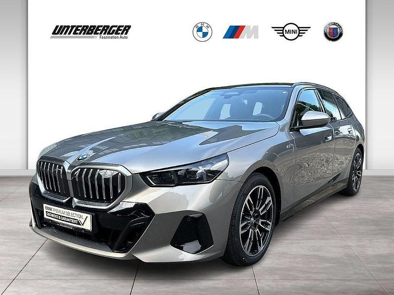 Grau Gebraucht 2024 BMW 520 M Sport Kombi | 52.950 € (Guter Preis) - Bild 1/4