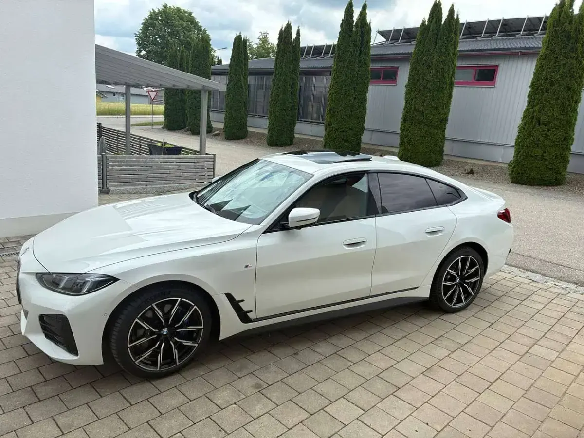 Gebraucht BMW i4 M Sport 294 kW (401 PS) 2025 Weiß Limousine