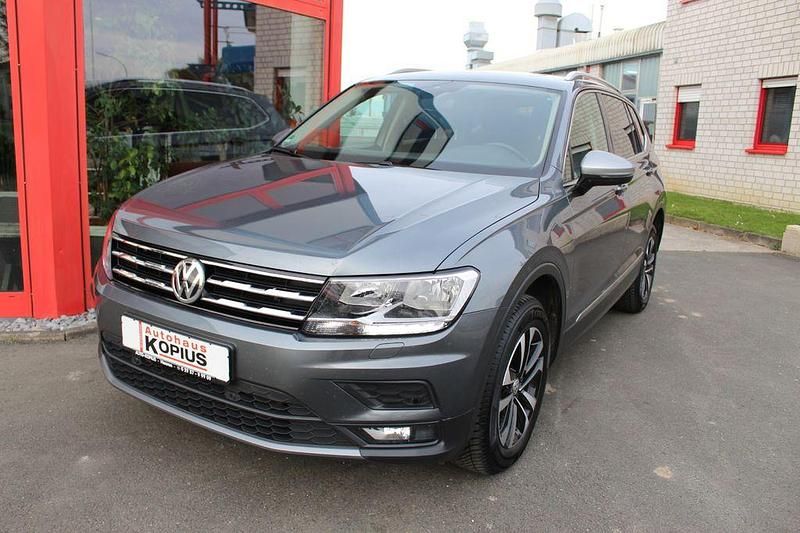 Grau Gebraucht 2020 VW Tiguan Allspace United SUV | 29.480 € (Fairer Preis) - Bild 1/4