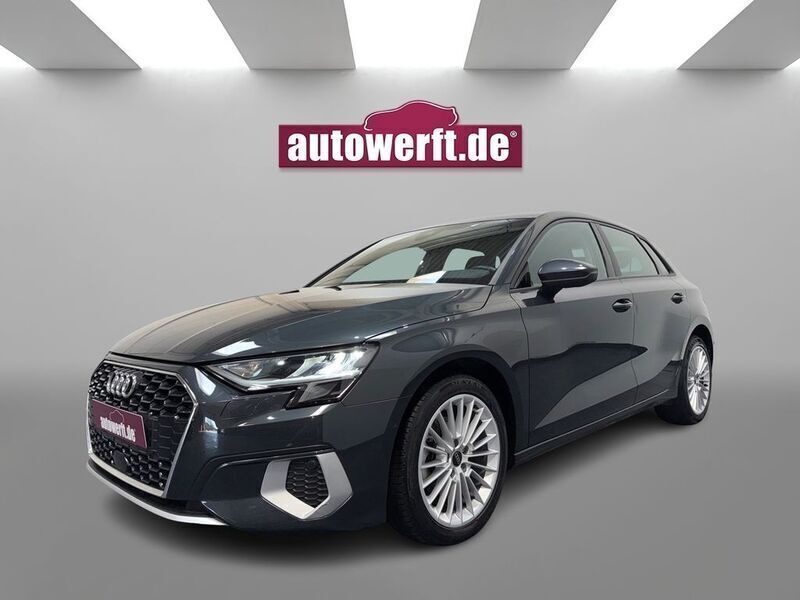 Grau Gebraucht 2023 Audi A3 Sportback Advanced Kleinwagen | 21.990 € (Superpreis) - Bild 1/4