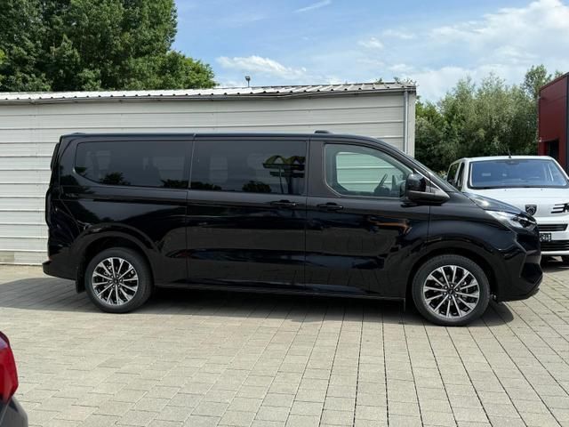 Agate black metallic agate black metallic Neu 2025 Ford Tourneo Custom Titanium Van / Kleinbus | 54.880 € (Fairer Preis) - Bild 1/4