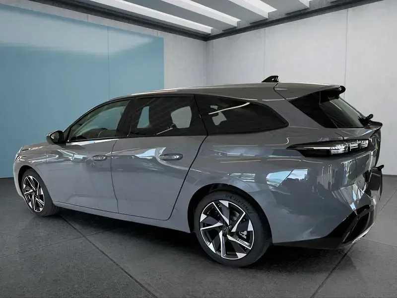 Neu Peugeot 308 SW 131 PS (96 kW) 2025 Grau Kombi