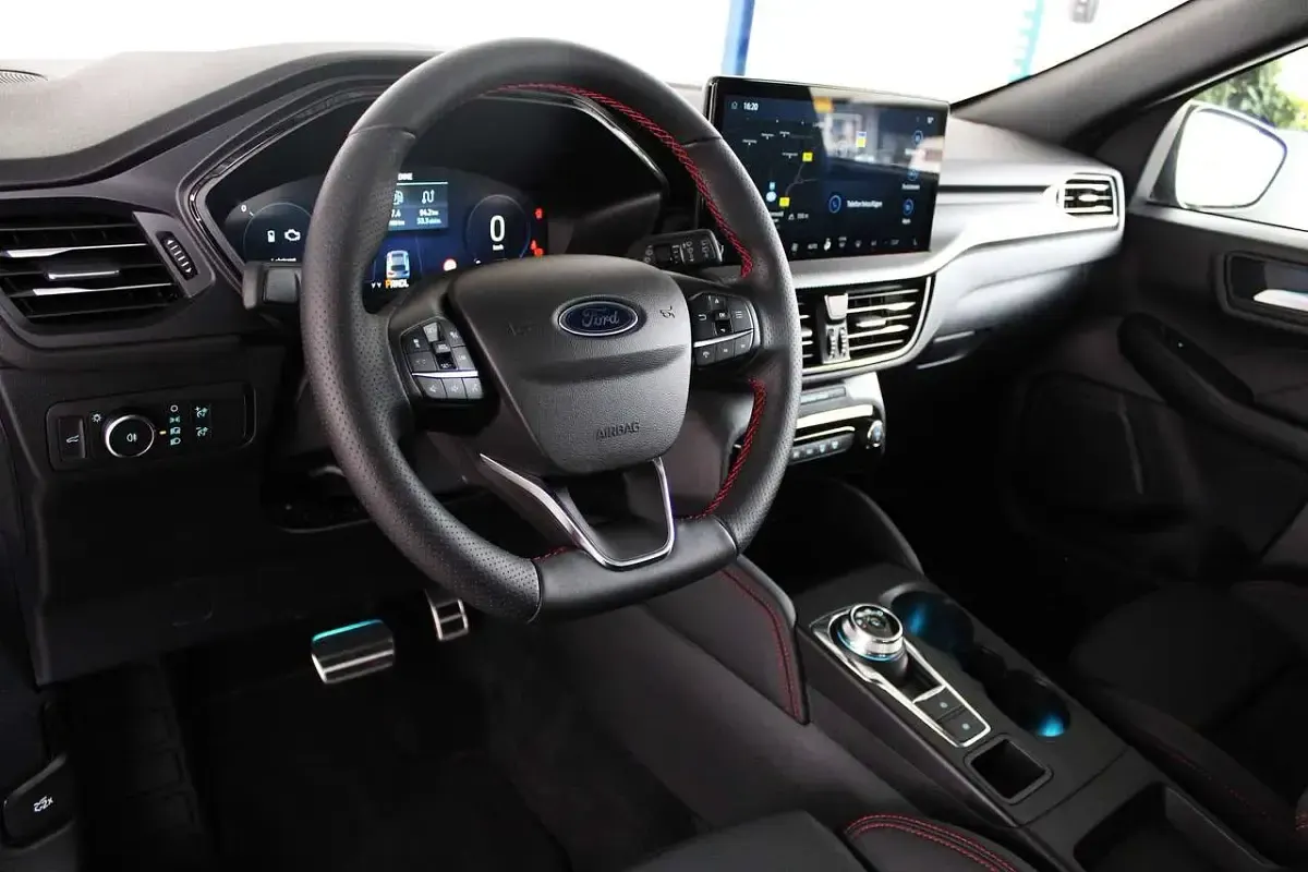 Gebraucht Ford Kuga ST-Line X 184 PS (135 kW) 2025 Magneticgrau (metallic) SUV