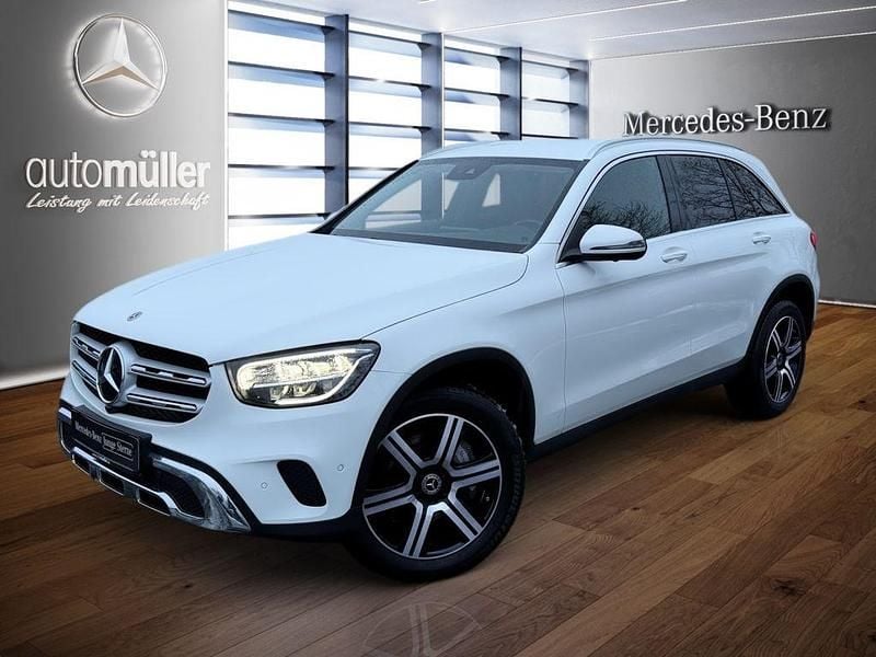 Weiß Gebraucht 2022 Mercedes GLC300e SUV | 38.450 € (Guter Preis) - Bild 1/3