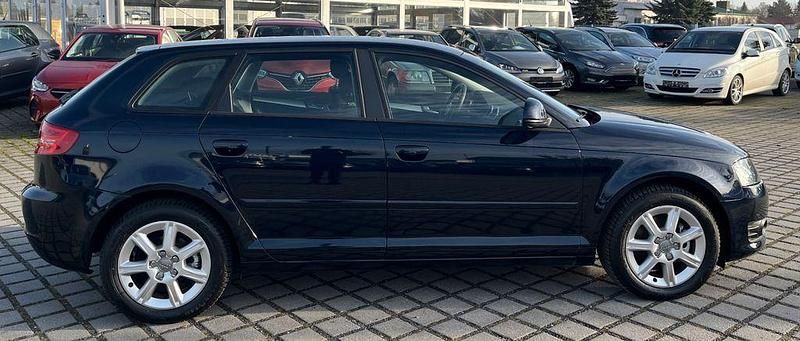 Gebraucht Audi A3 125 PS (91 kW) 2010 Blau Kleinwagen