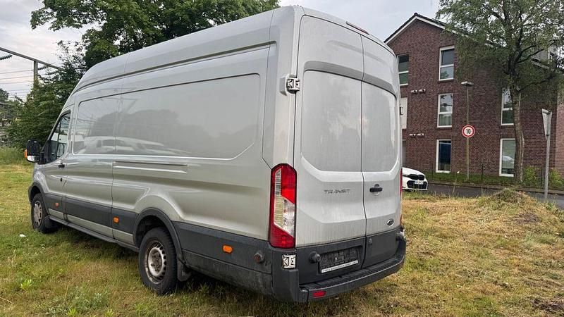 Gebraucht Ford Transit Trend 131 PS (96 kW) 2022 Silber Van / Kleinbus