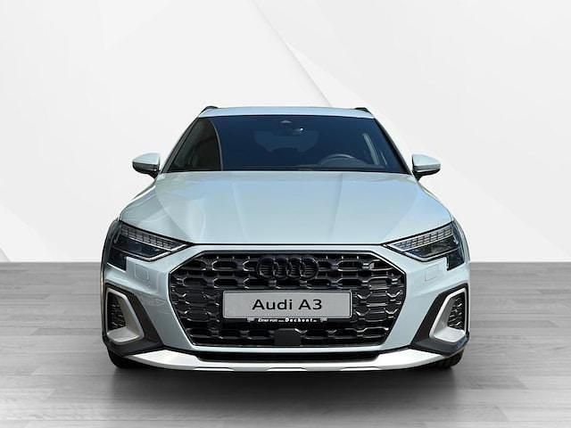Second-hand Audi A3 Ambiente 150 CP (110 kW) 2025 Gri Berlinǎ
