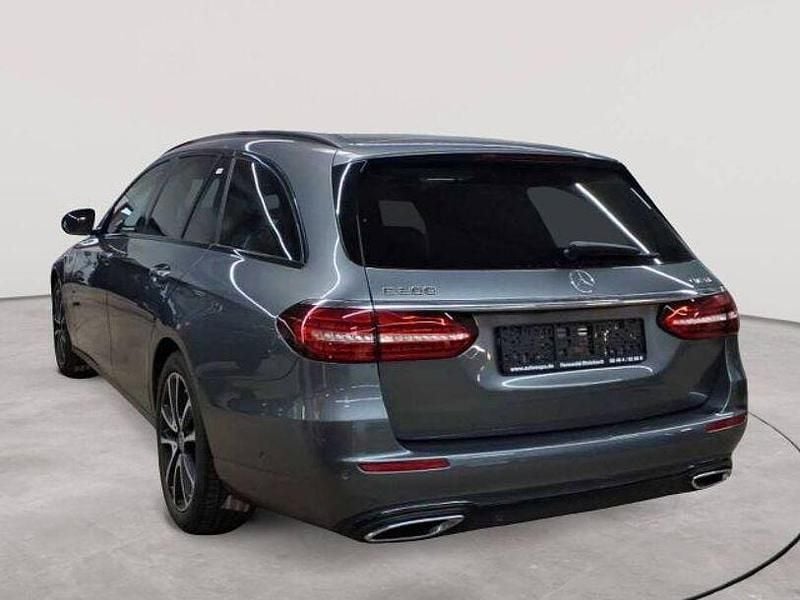 Gebraucht Mercedes E200 197 PS (144 kW) 2022 Selenitgrau metallic Kombi