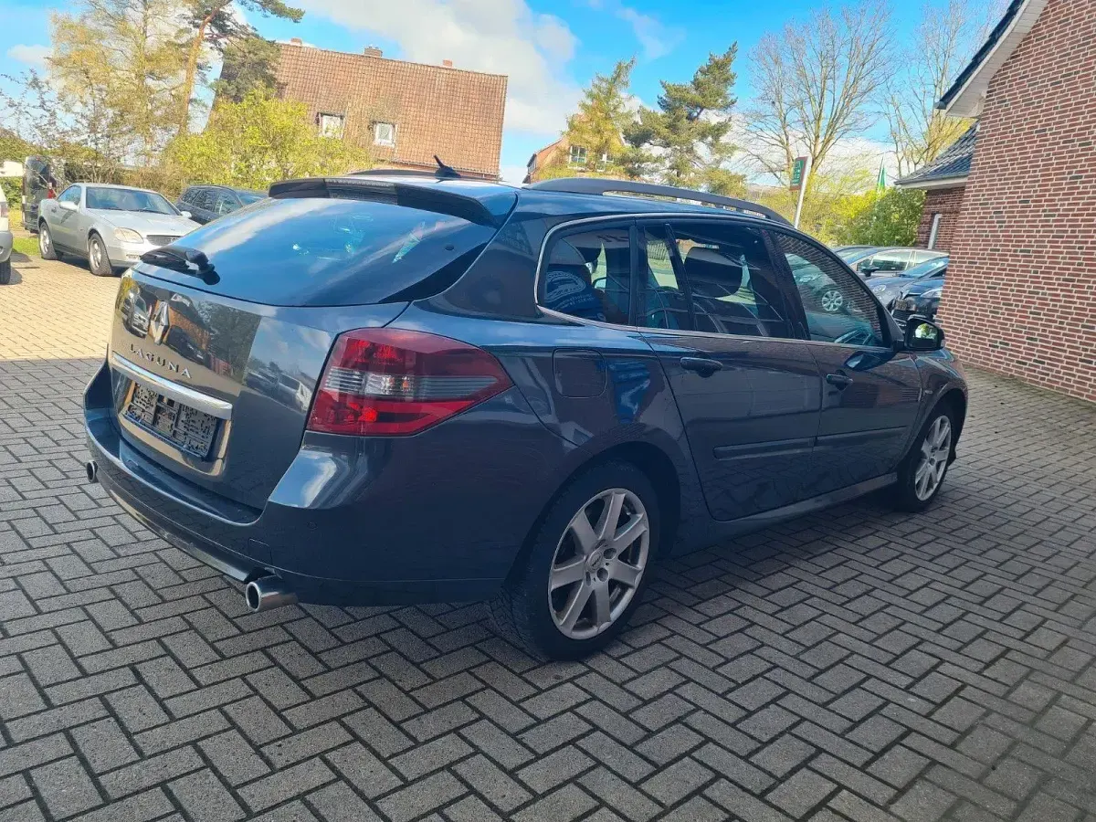 Gebraucht Renault Laguna III Bose Edition 150 PS (110 kW) 2011 Grau Limousine