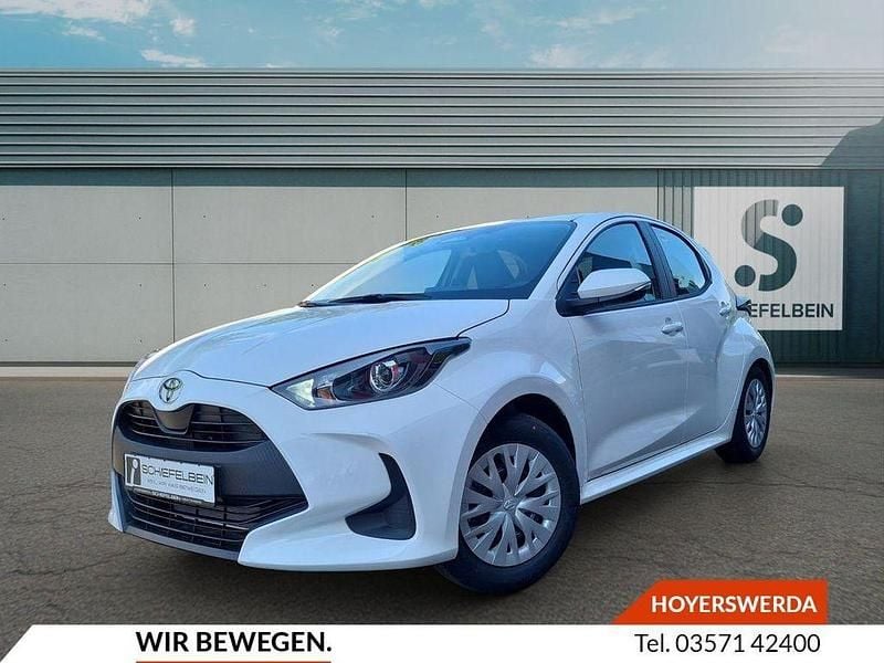 Weiß Neu 2025 Toyota Yaris Hybrid Business Edition Limousine | 23.980 € (Guter Preis) - Bild 1/4