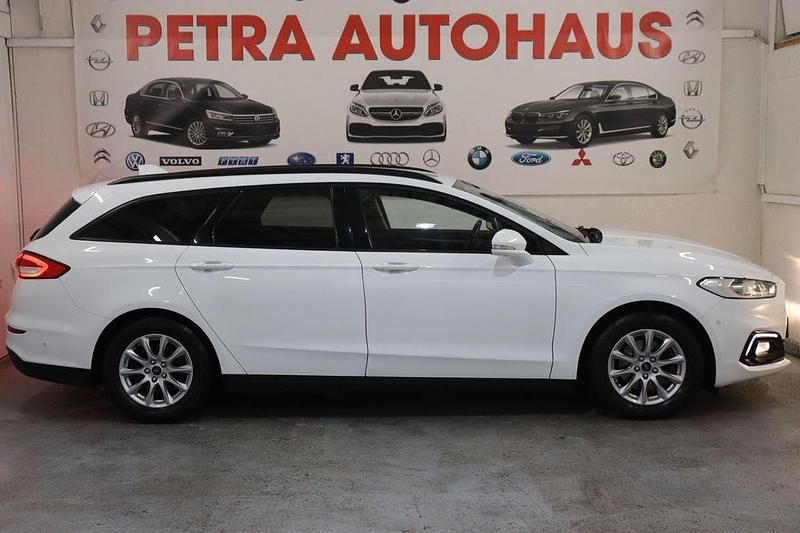 Weiß Gebraucht 2020 Ford Mondeo Titanium Limousine | 12.999 € (Guter Preis) - Bild 1/4