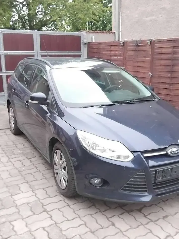 Gebraucht Ford Focus 116 PS (85 kW) 2012 Blau Kombi