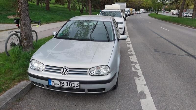 Silber Gebraucht 2000 VW Golf IV Limousine | 1.390 € (Guter Preis) - Bild 1/4