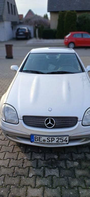 Gebraucht Mercedes SLK230 197 PS (144 kW) 2003 Silber Cabrio
