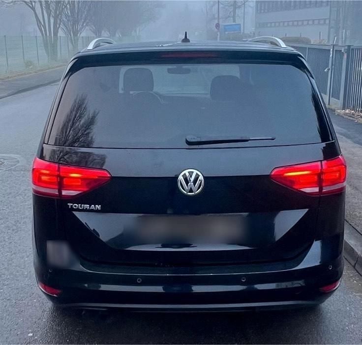 Gebraucht VW Touran 150 PS (110 kW) 2017 Schwarz Van / Kleinbus