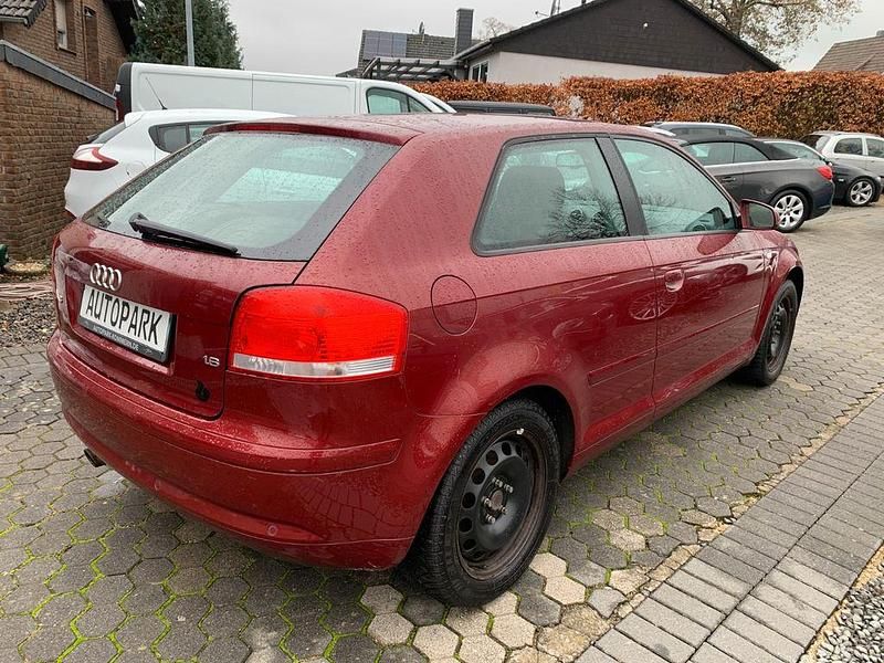 Gebraucht Audi A3 Attraction 102 PS (75 kW) 2004 Rot Limousine