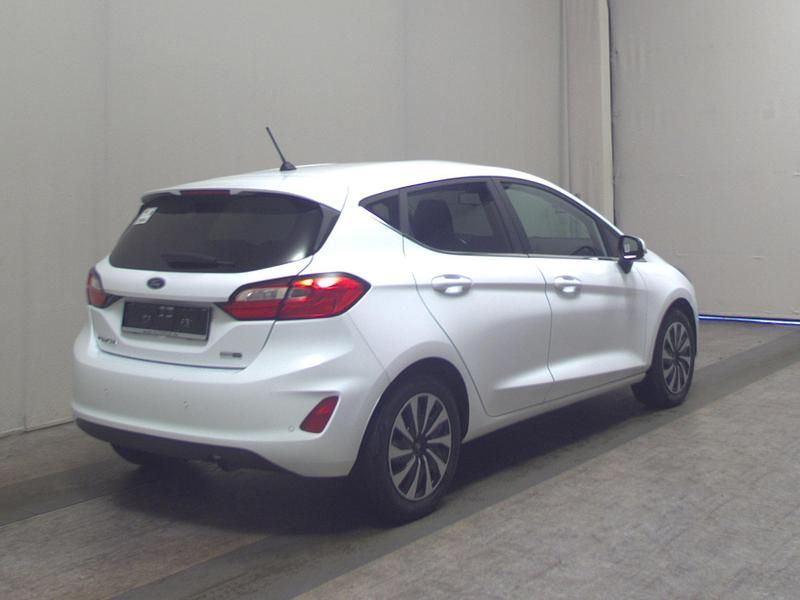 Gebraucht Ford Fiesta Titanium 125 PS (91 kW) 2022 Frost weiss Kleinwagen