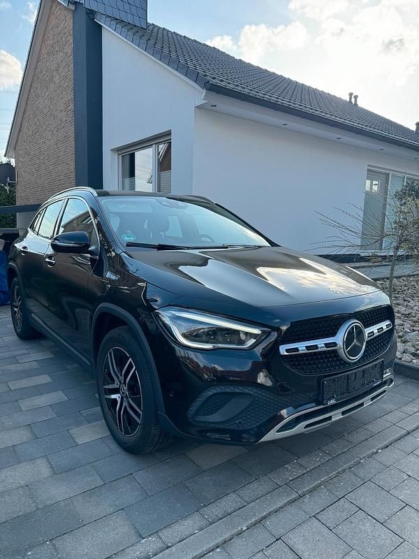 Gebraucht Mercedes GLA250 218 PS (160 kW) 2021 Schwarz SUV