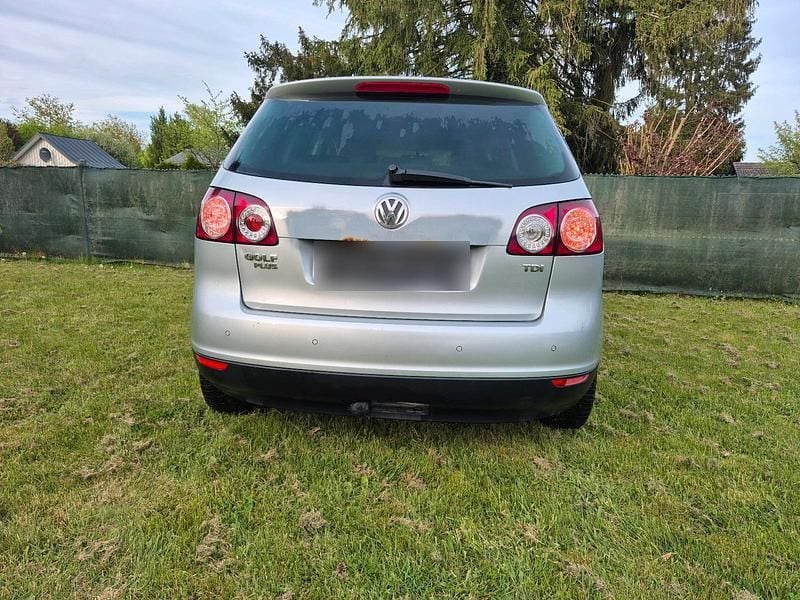 Second-hand VW Golf V 105 CP (77 kW) 2007 Argintiu Hatchback