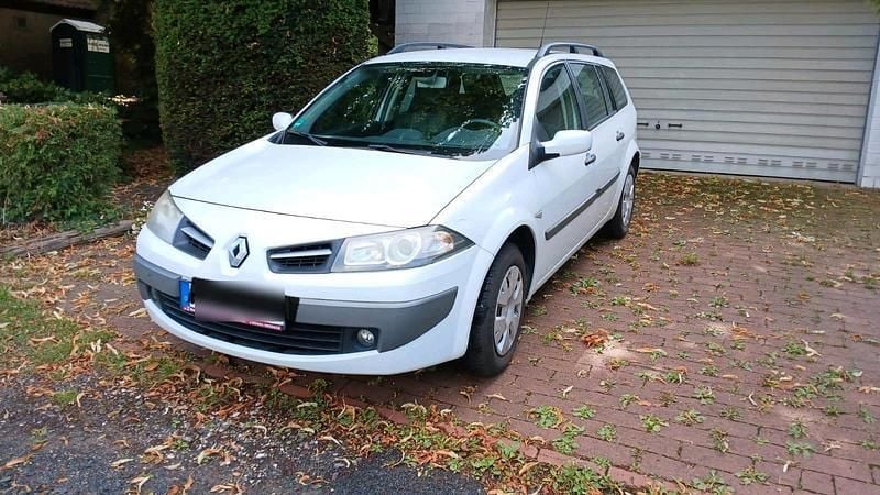 Weiß Gebraucht 2009 Renault Mégane GrandTour Avantage Kombi | 4.699 € (Fairer Preis) - Bild 1/4
