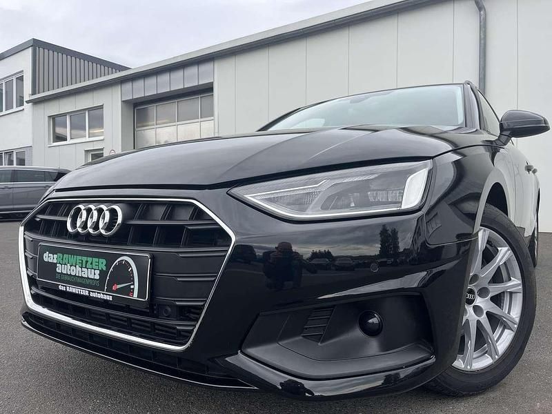Mythosschwarz Gebraucht 2022 Audi A4 Kombi | 27.060 € (Fairer Preis) - Bild 1/4