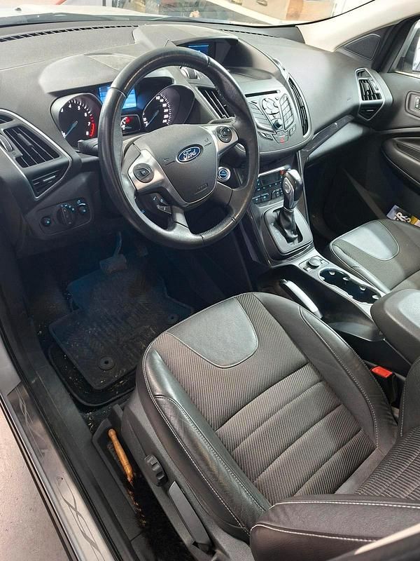 Gebraucht Ford Kuga 180 PS (132 kW) 2014 Silber SUV