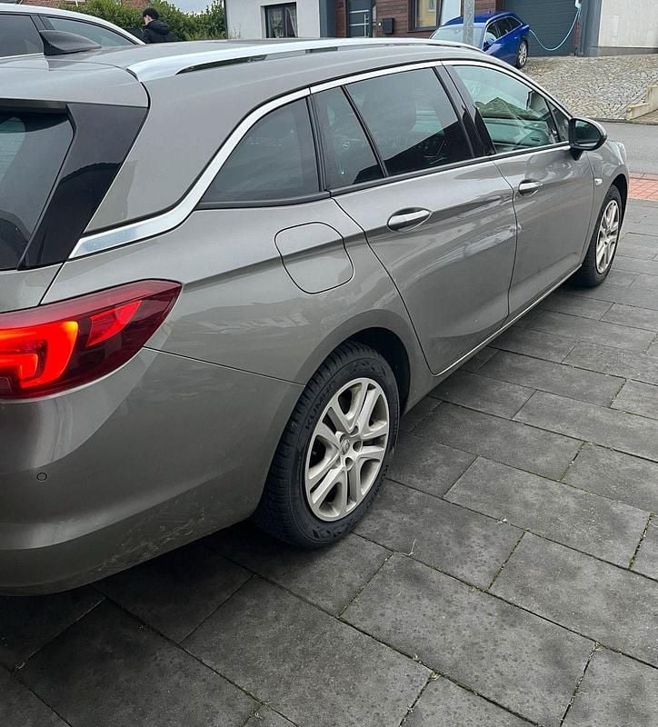 Gebraucht Opel Astra 136 PS (100 kW) 2016 Braun Kombi