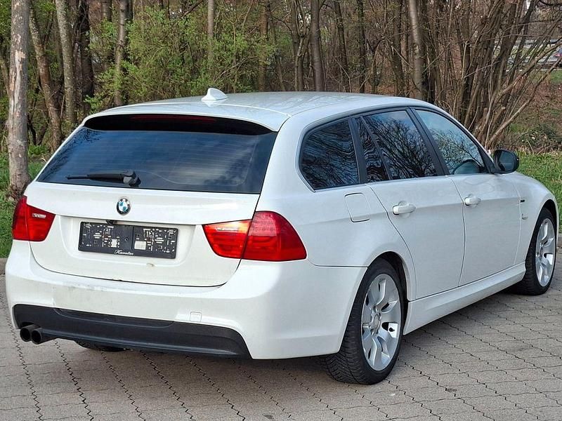 Gebraucht BMW 325 M Sport 218 PS (160 kW) 2011 Weiß Limousine