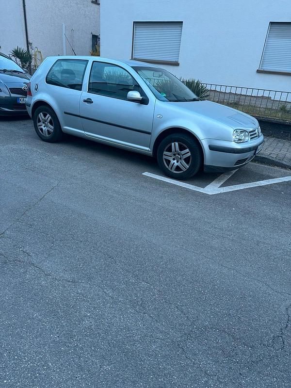 Gebraucht VW Golf 120 PS (88 kW) 2002 Silber Coupé