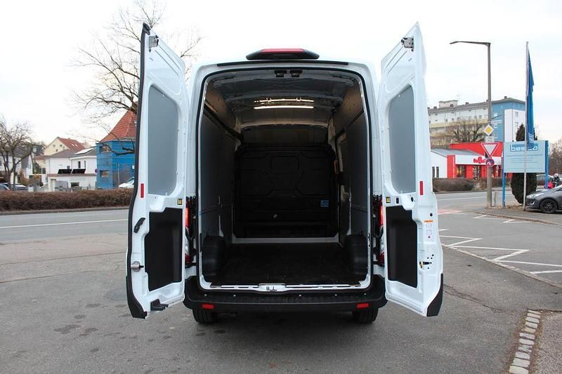 Gebraucht Ford Transit Trend 131 PS (96 kW) 2024 Frostweiß Van / Kleinbus