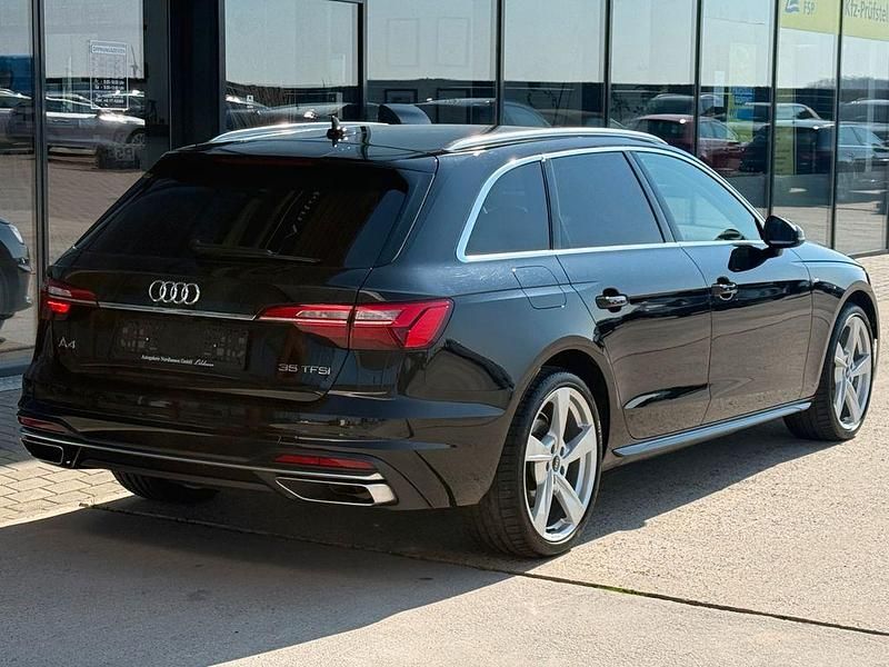 Gebraucht Audi A4 Advanced 150 PS (110 kW) 2023 Mythosschwarz metallic Kombi