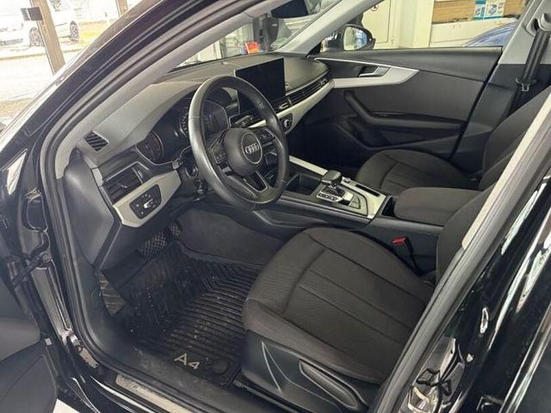 Gebraucht Audi A4 Basis 150 PS (110 kW) 2022 Schwarz Kombi