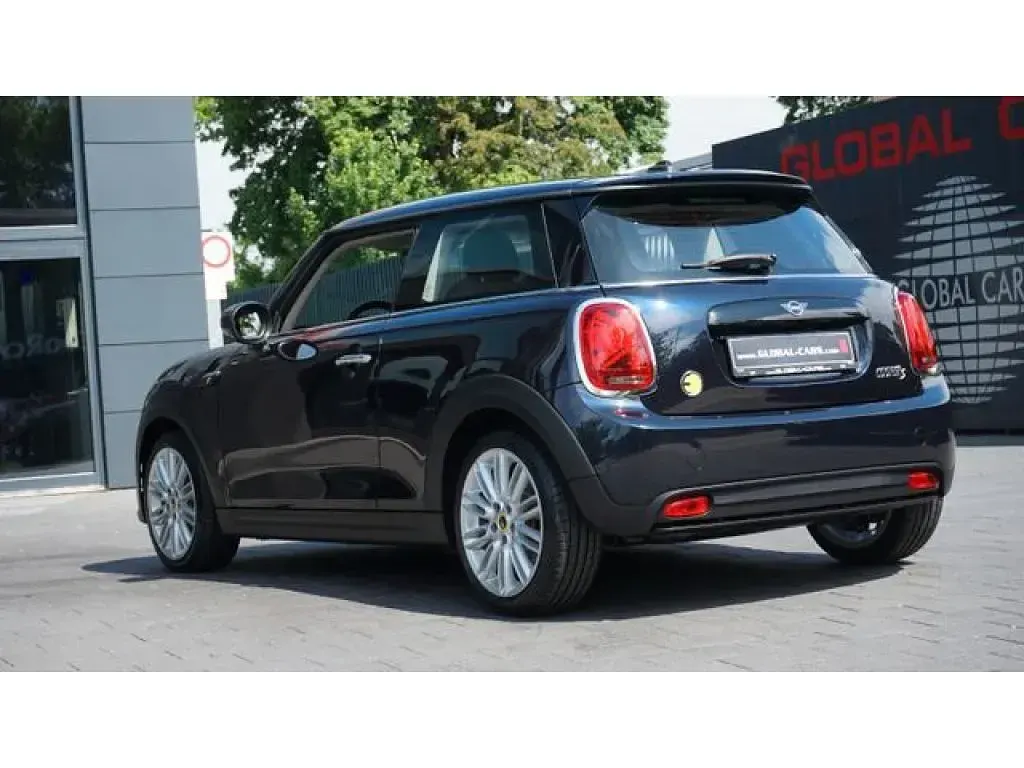 Gebraucht Mini Cooper 135 kW (184 PS) 2022 Enigma black (metallic) Kleinwagen