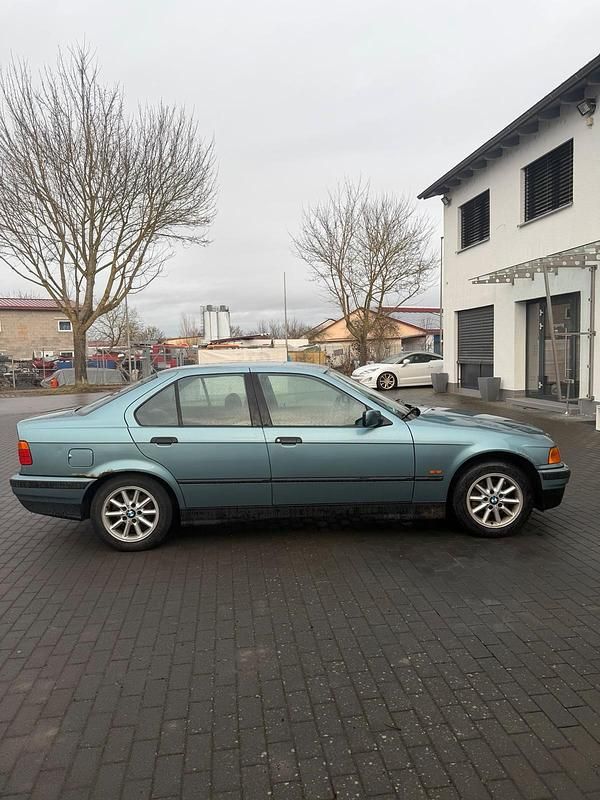 Gebraucht BMW 320 150 PS (110 kW) 1997 Limousine