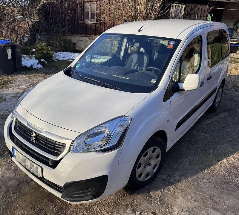 Gebraucht Peugeot TePee Active 98 PS (72 kW) 2015 Weiß Kombi